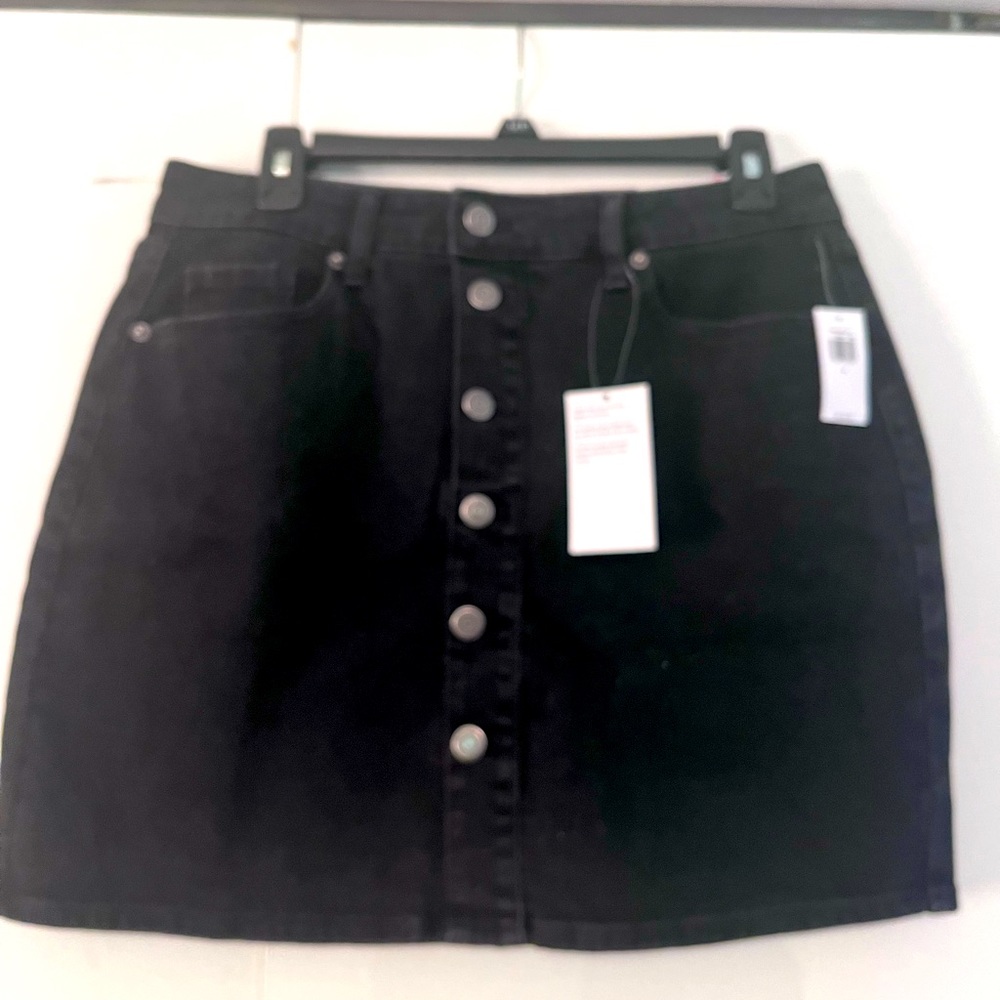 NWT Old Navy black denim skirt size 6